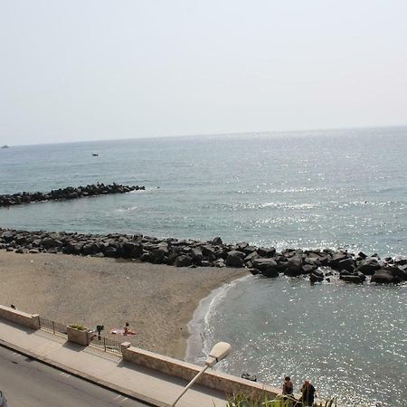 Appartamento Vista D'Incanto Giardini-Naxos Buitenkant foto