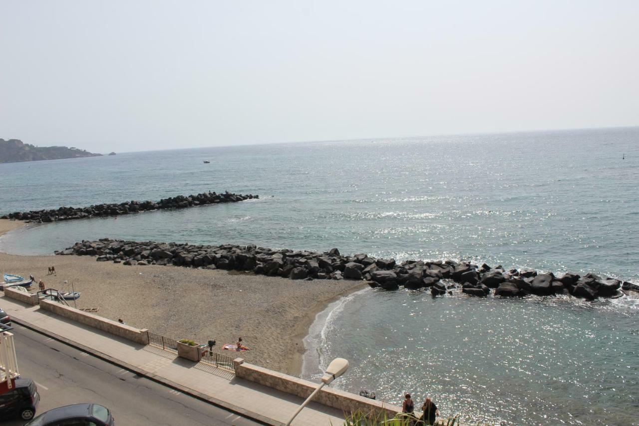 Appartamento Vista D'Incanto Giardini-Naxos Buitenkant foto